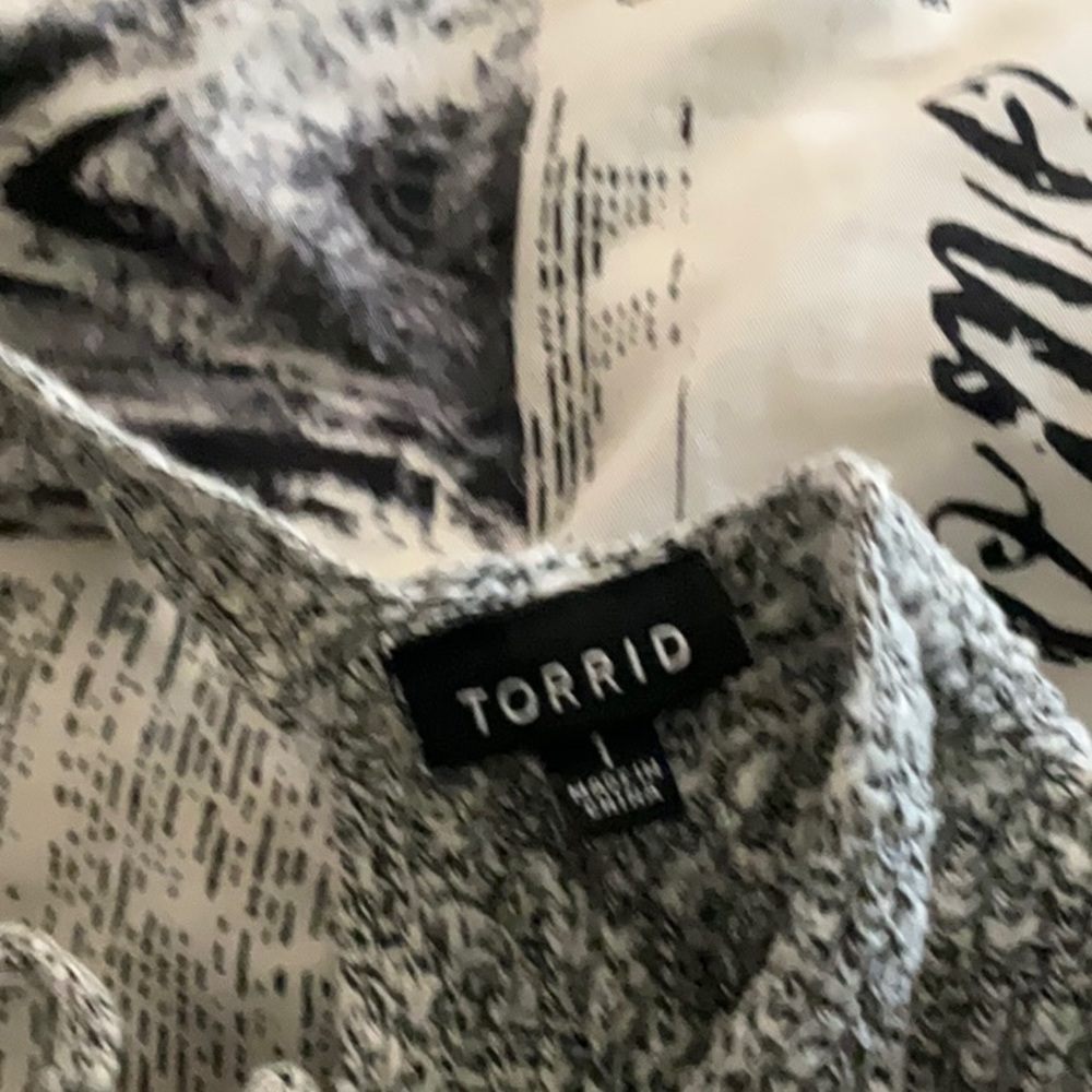 Torrid sweater - Picture 3 of 4